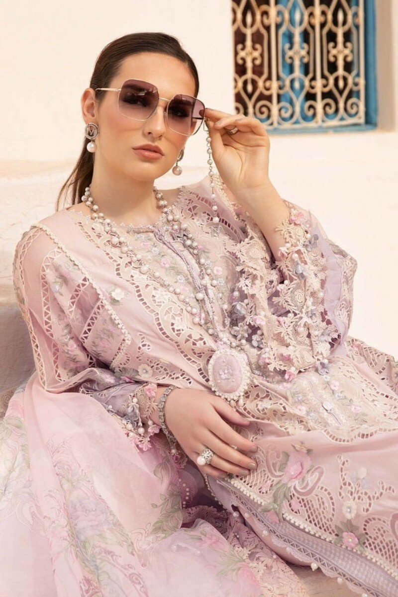 Maria.b D-2406-A Embroidered Luxury Lawn 3Pc Suit Collection 2024