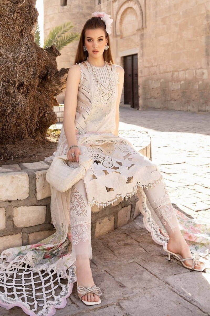 Maria.b D-2407-A Embroidered Luxury Lawn 3Pc Suit Collection 2024