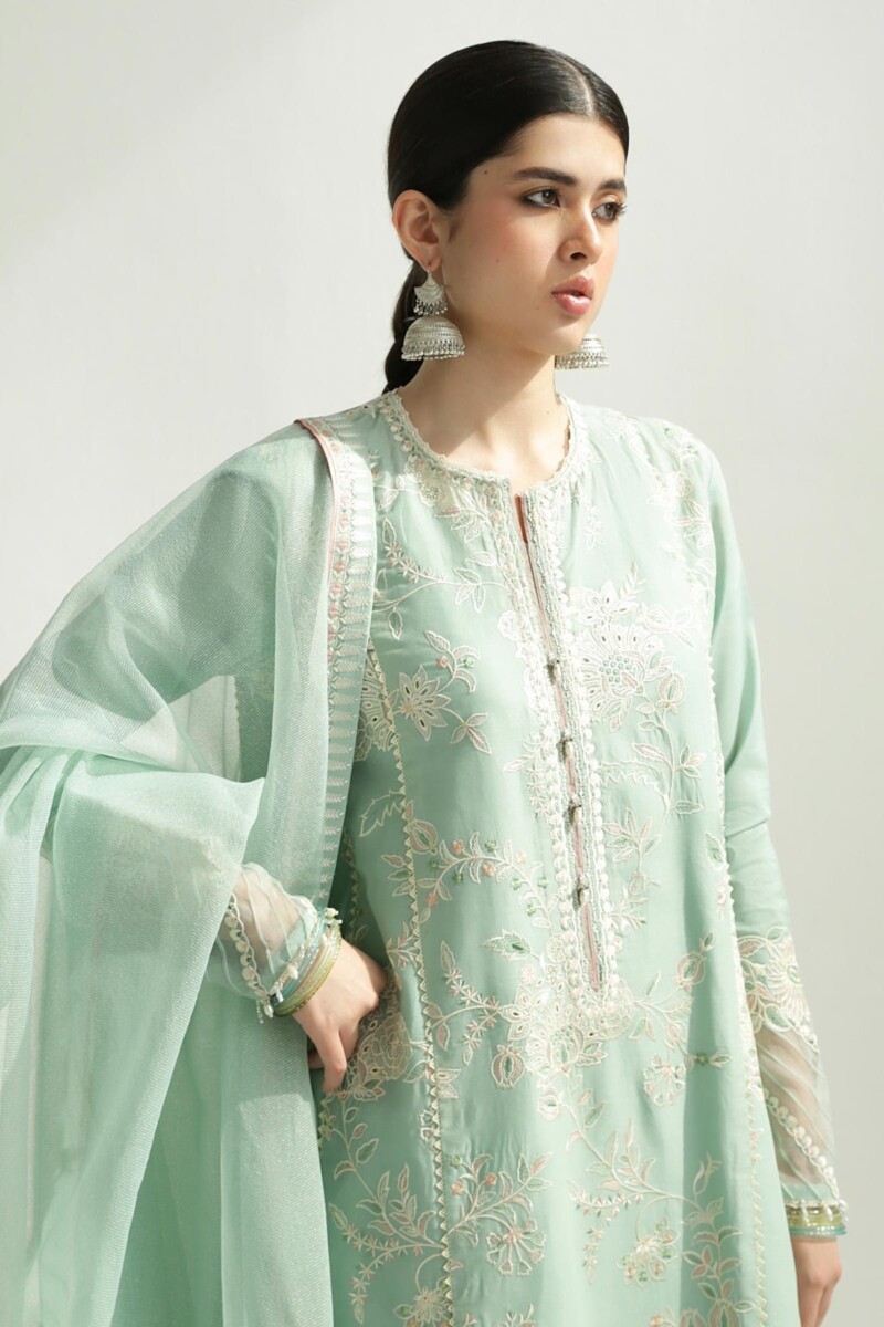 Zara Shahjahan D-05B Amira Embroidered Luxury Lawn 3Pc Suit Collection 2024