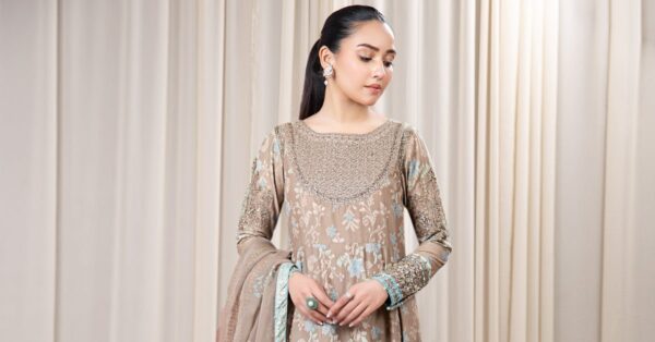 Faiza Saqlain Rash Ke Qamar Luxe Collection 24