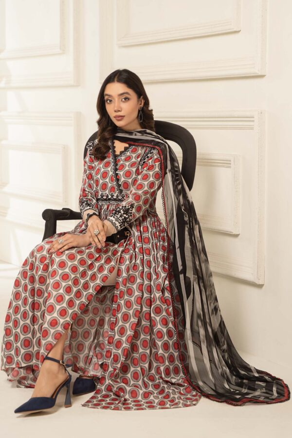 Farasha Black Scarlet Printed Essentials Collection 24