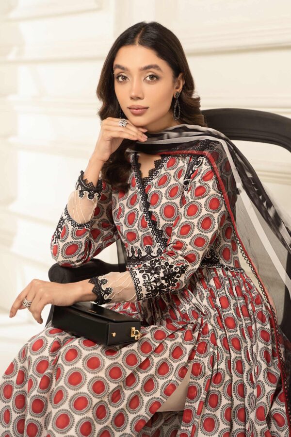 Farasha Black Scarlet Printed Essentials Collection 24