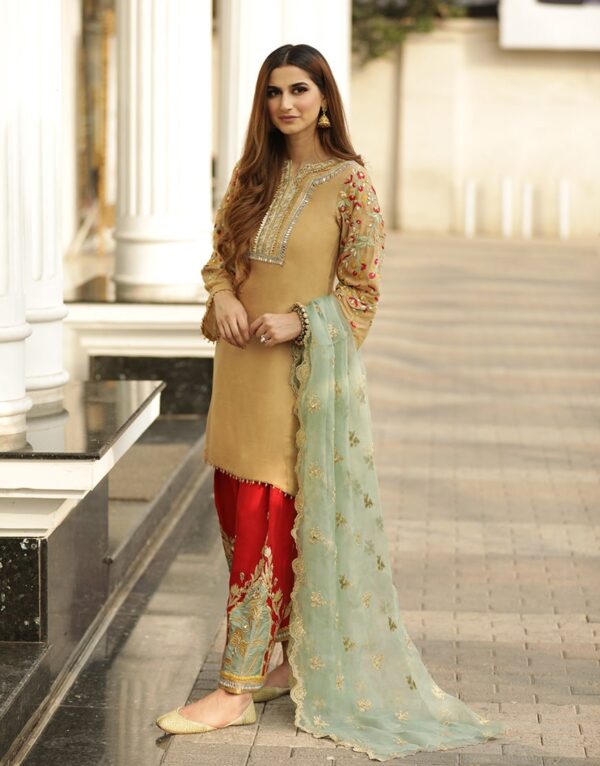 Faiza Saqlain Hayal Luxe Formals