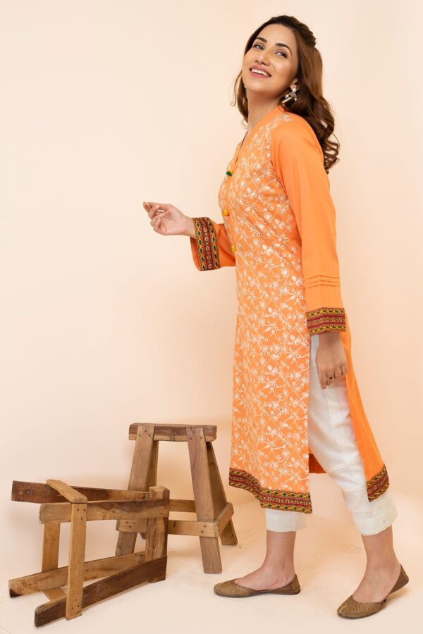 Motifz 0235 Print A Digital Printed Lawn Stitched Printed Casuals Collection 24