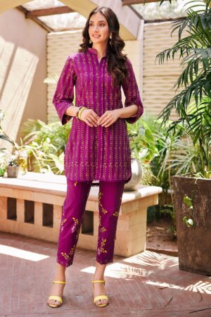 Motifz 2490 Rusty Sides Embroidered Lawn Stitched Casuals Collection 24