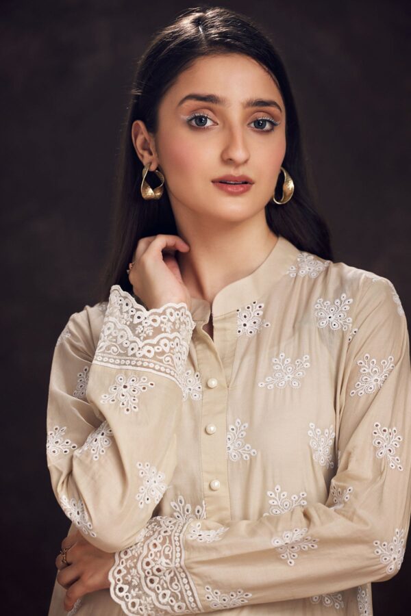 Khakaa Whites Feher Collection 24