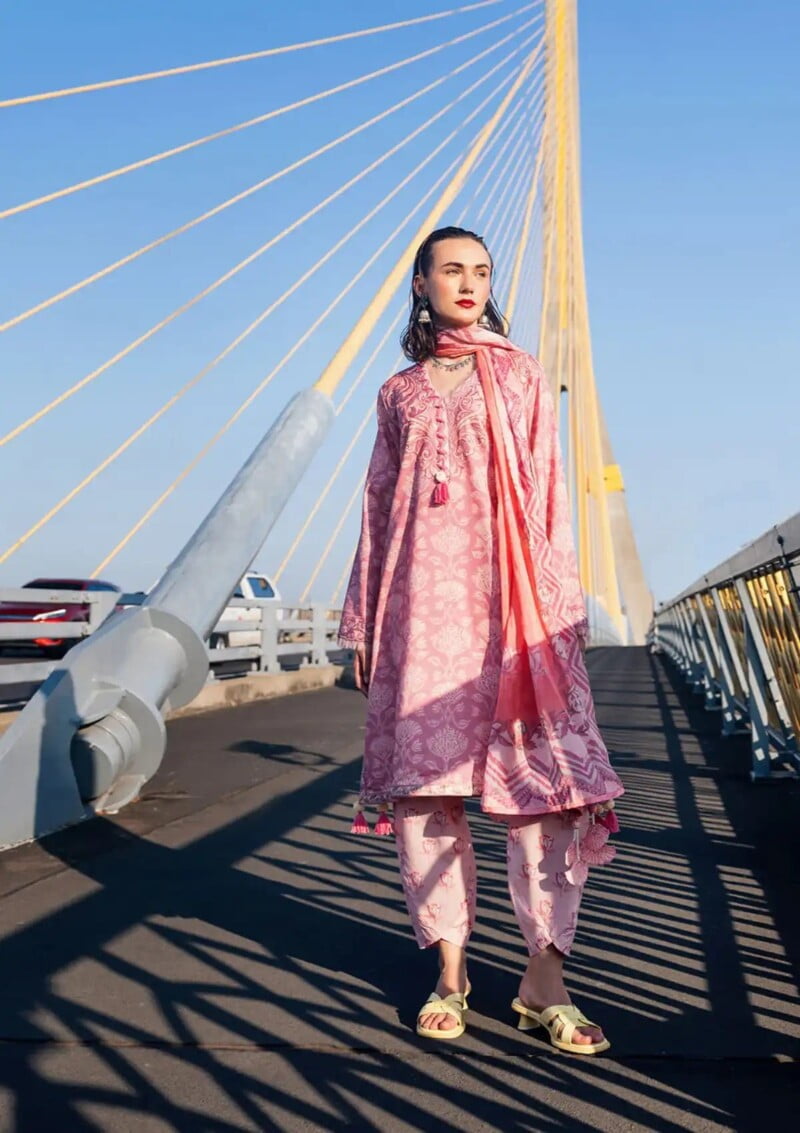 Roheenaz Taneez Rt24 07 B Vida Lawn Collection 24