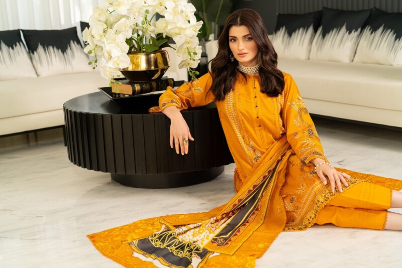 Regalia Salina S8-04 Vol-08 Digital Printed Lawn Collection 2024