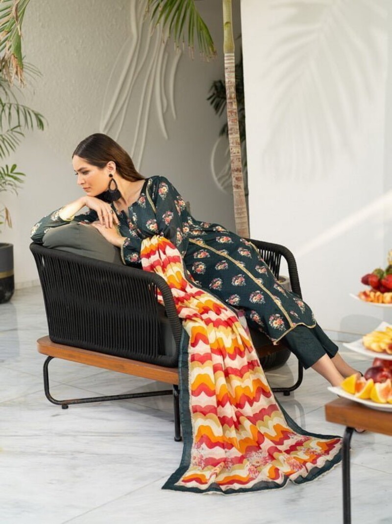 Regalia Salina Sdpl7-02 Vol-07 Digital Printed Lawn Collection 2024