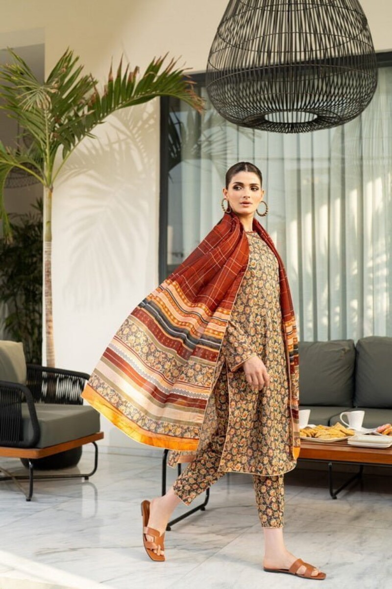 Regalia Salina Sdpl7-03 Vol-07 Digital Printed Lawn Collection 2024