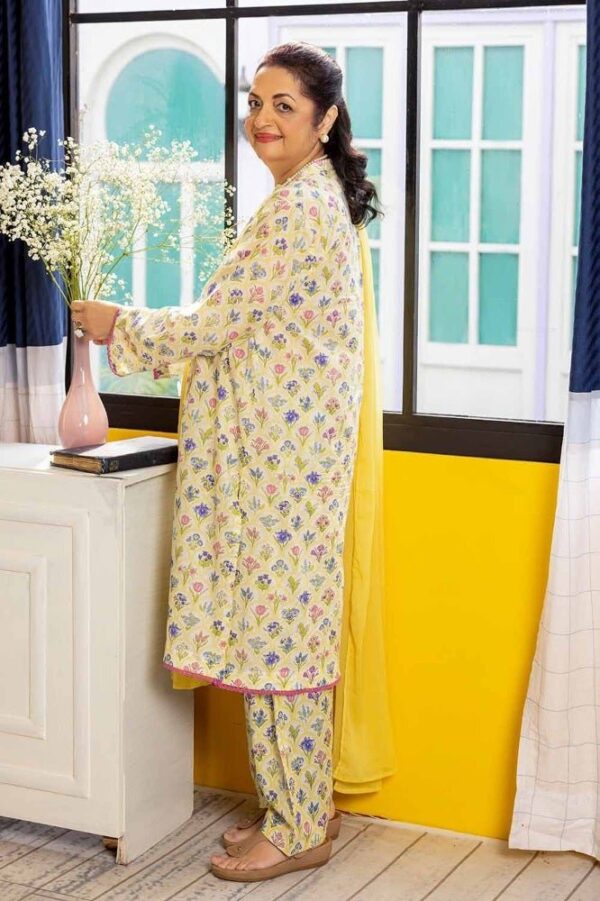 Gul Ahmed Sl-42005 Mothers Printed Lawn Collection 2024