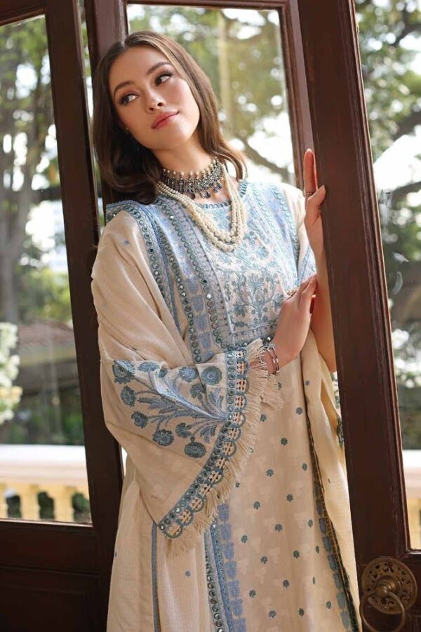 Gul Ahmed Pm-42030 Premium Embroidered Lawn Collection 2024