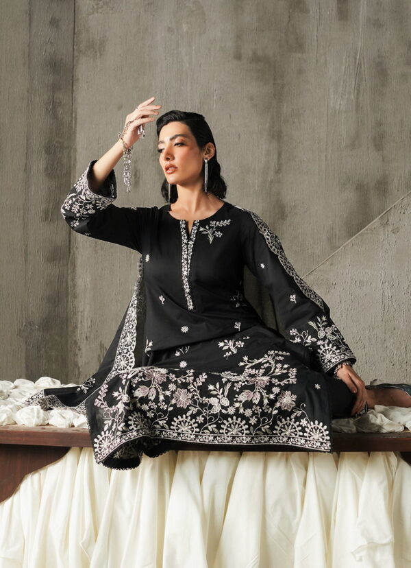 Image Rumiyah Monochrome Collection 2024