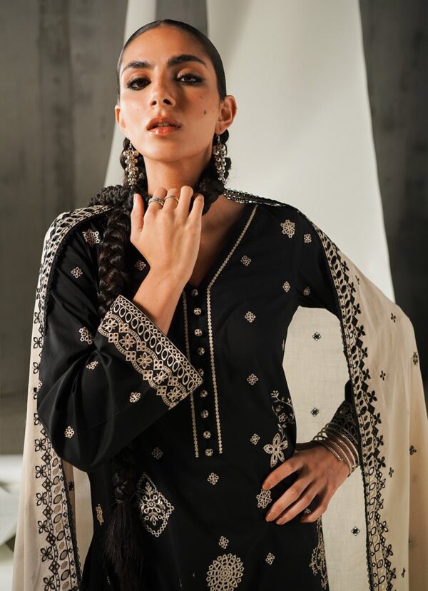 Image Nadira Monochrome Collection 2024