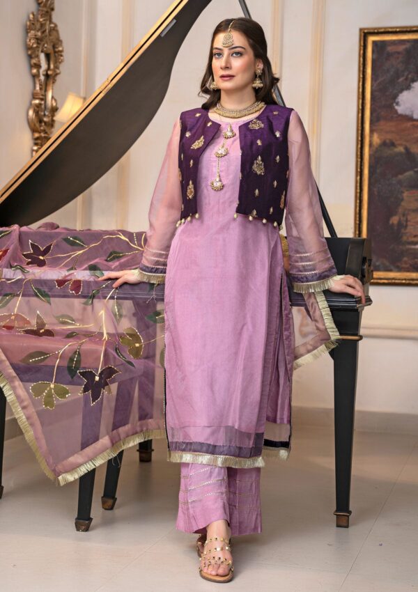 Flores Fa24 03 Aghaaz e Mehar Formal Collection 24