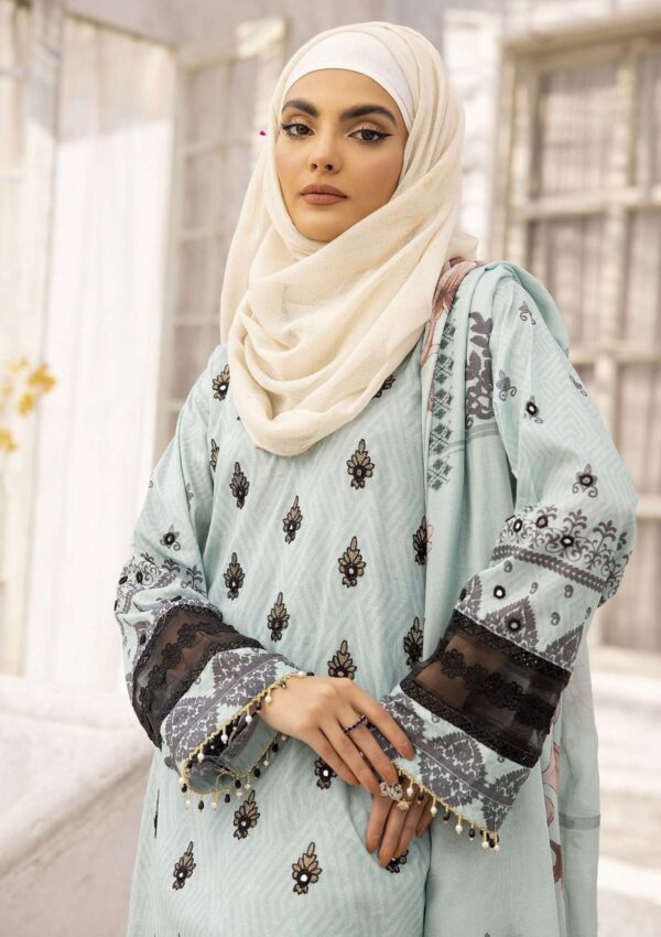 Sapphire Dgs24 07 Dua Gul E Zarki Lawn Collection 2024