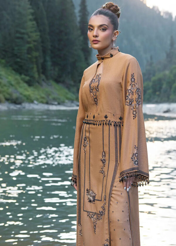 Gul Ahmed At-42003 Embroidered Karandi Collection