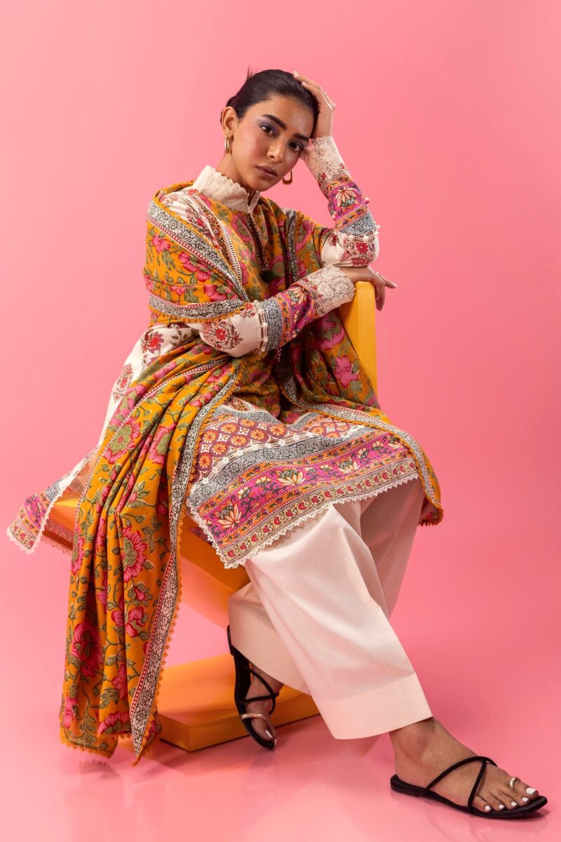 Sana Safinaz D-05a Mahay Embroidered Linen Collection