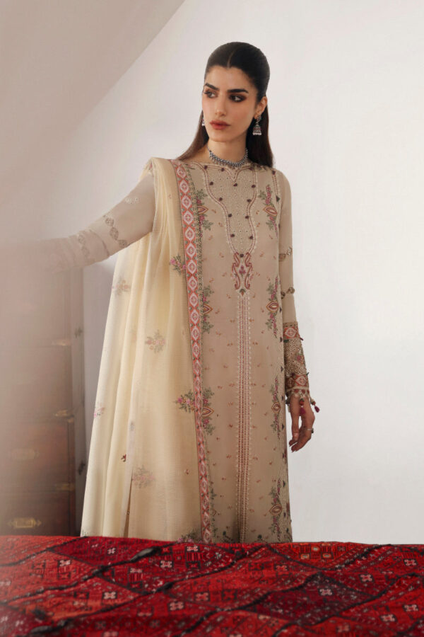 Qalamkar Lm-11 Zia Qlinekari Embroidered Linen Collection