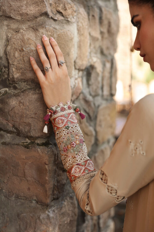 Qalamkar Lm-11 Zia Qlinekari Embroidered Linen Collection