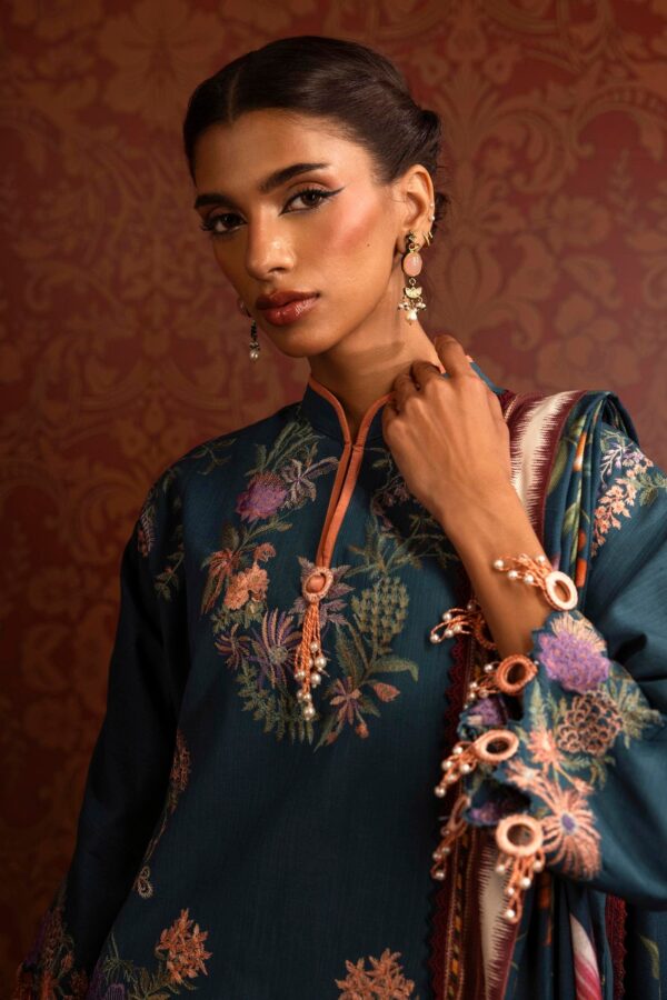 Sana Safinaz D-02B Muzlin Embroidered Slub Collection