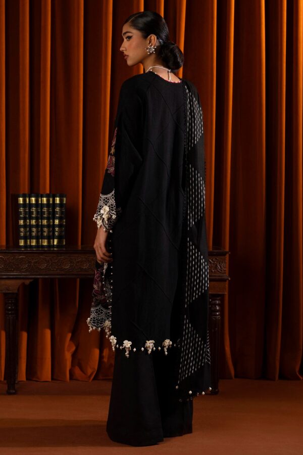 Sana Safinaz D-09B Muzlin Embroidered Slub Collection