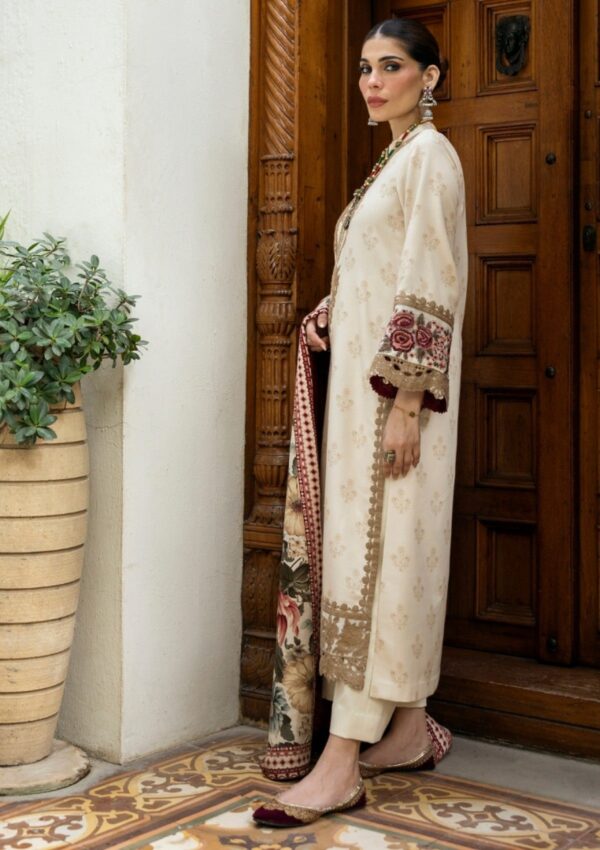 Zainab Chottani Winter Shawls Zc 03 Shyna Winter Collection