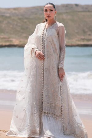 Emaan Adeel Reveuse Nova