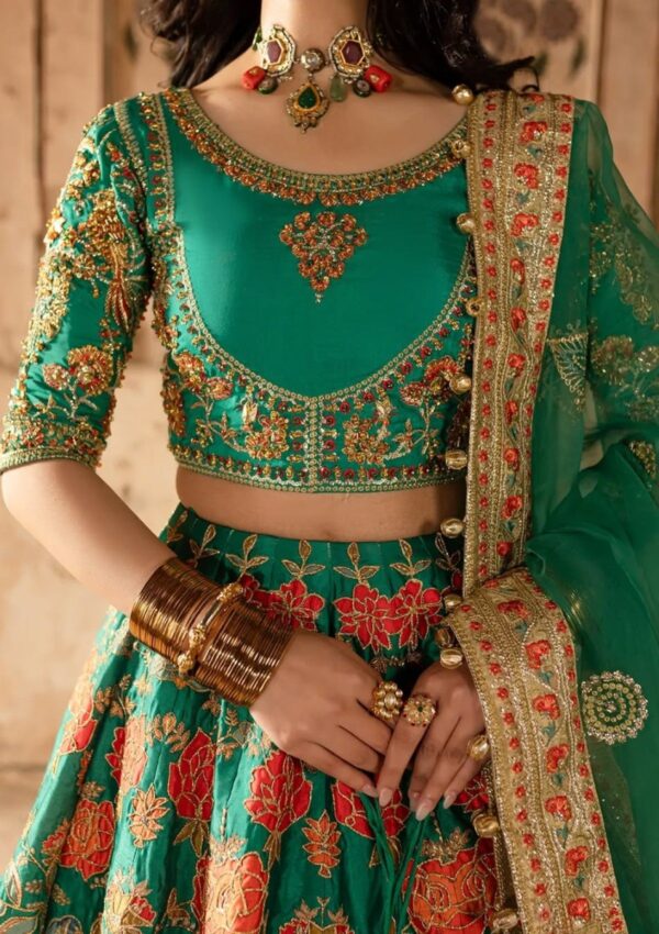 Maria Osama Khan Khwabedah Zinia Formal Collection