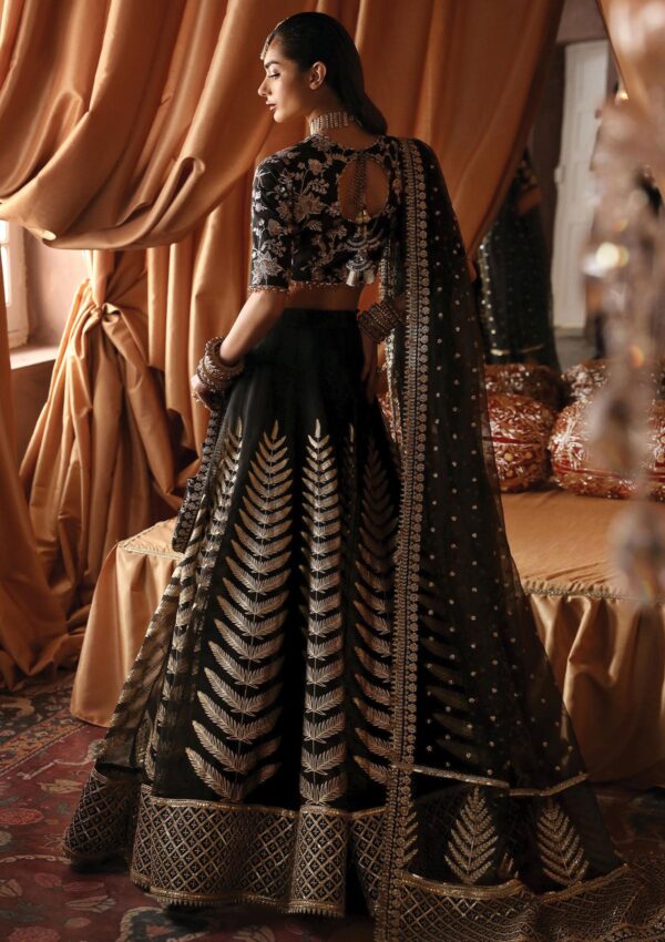 Afrozeh The Silk Edit As23 04 Zareen Divani