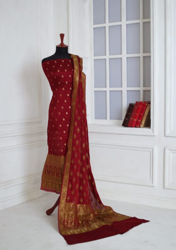 Fancy Closet D 09 Maroon