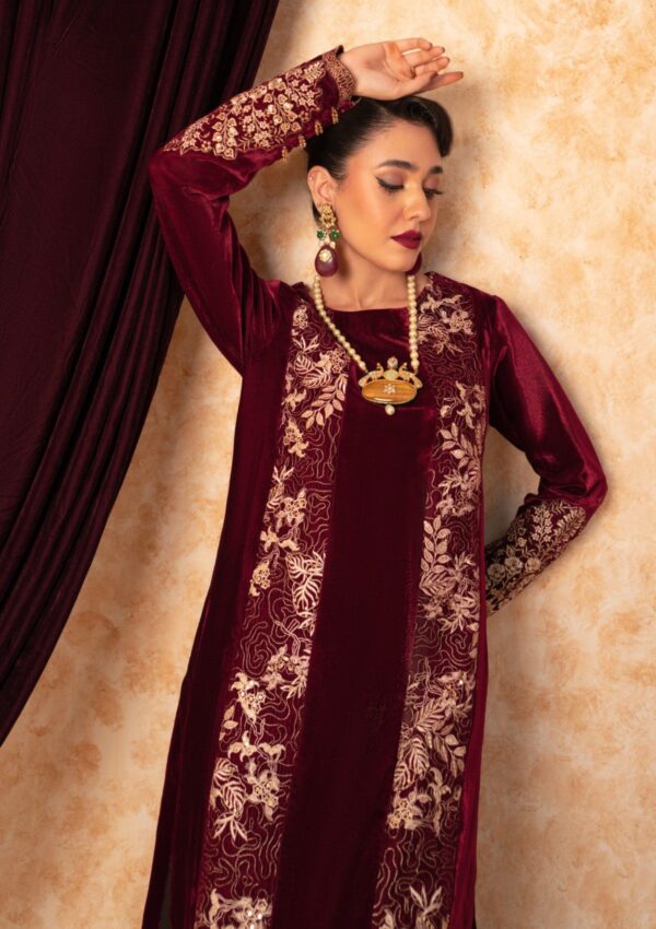 Fozia Khalid Duchess Velvet Deck 24 Pret Collection - Image 2