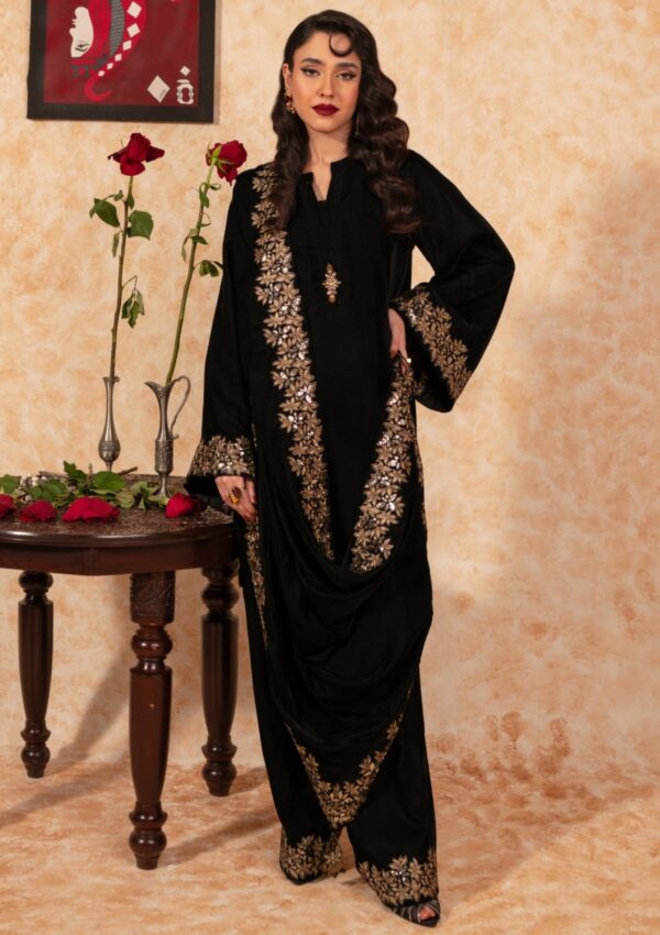 Fozia Khalid Ebony Velvet Deck 24 Pret Collection - Image 2