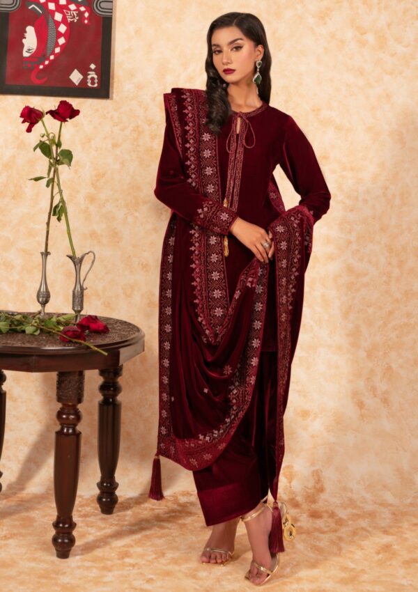 Fozia Khalid Garnet Velvet Deck 24 Pret Collection - Image 3