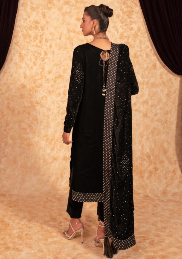 Fozia Khalid Jewel Velvet Deck 24 Pret Collection - Image 3