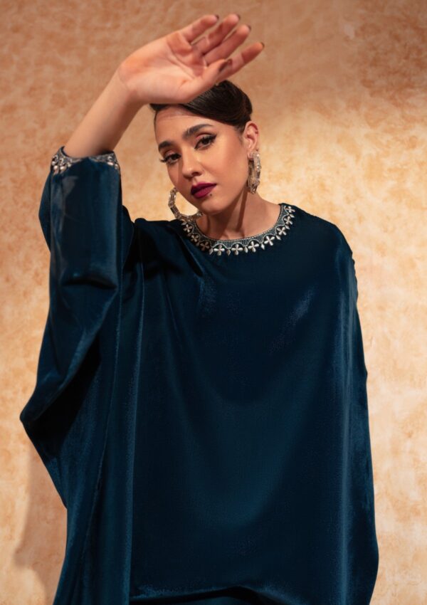 Fozia Khalid Nina Velvet Deck 24 Pret Collection - Image 2