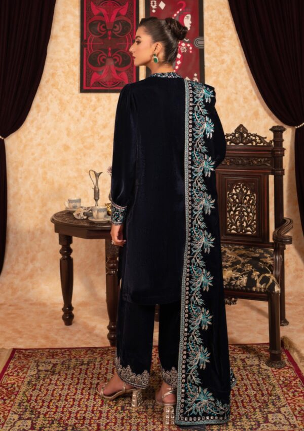 Fozia Khalid Spade Velvet Deck 24 Pret Collection - Image 3