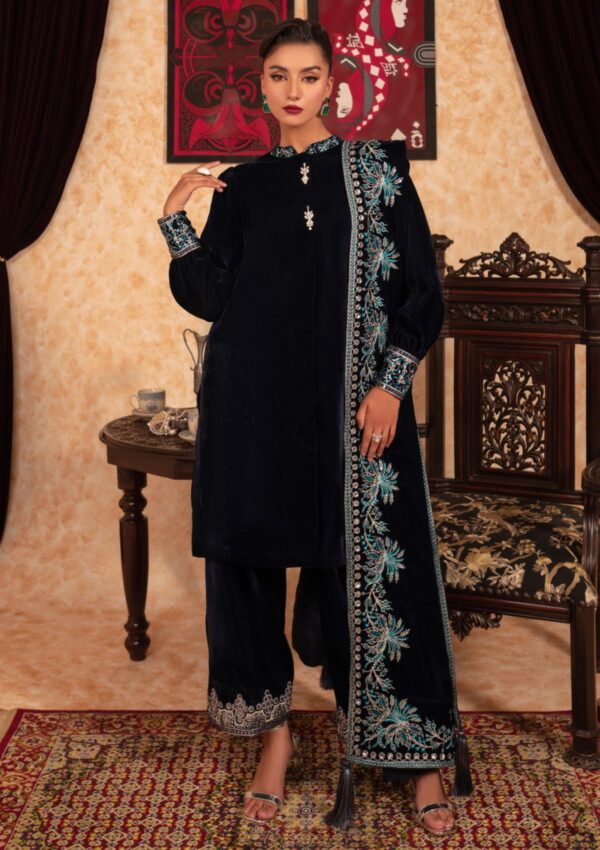 Fozia Khalid Spade Velvet Deck 24 Pret Collection - Image 4