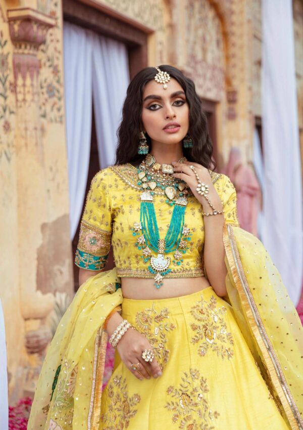 Maria Osama Khan Yasmin Virsa Formal Collection - Image 3