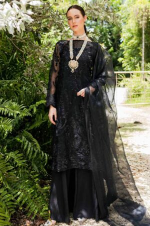 Maryum & Maria Raven D 23507 Sorina