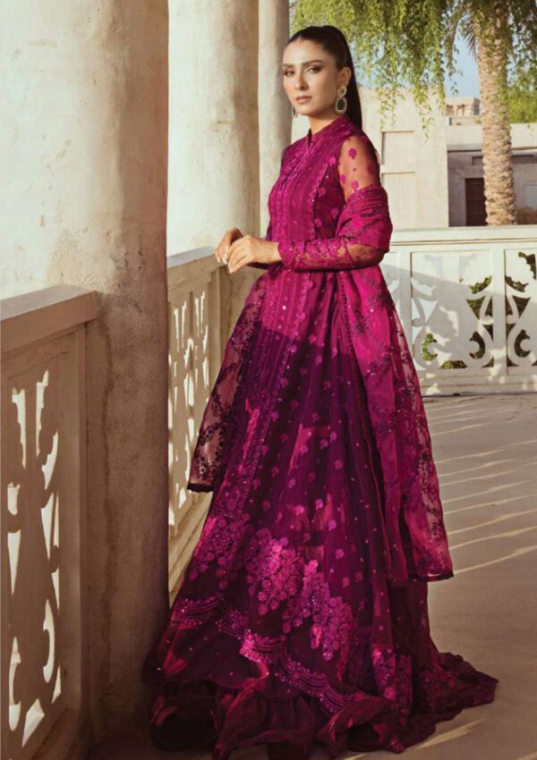 Zainab Chottani Ainaz D 05