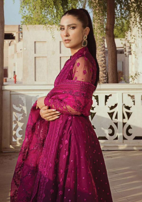 Zainab Chottani Ainaz D 05