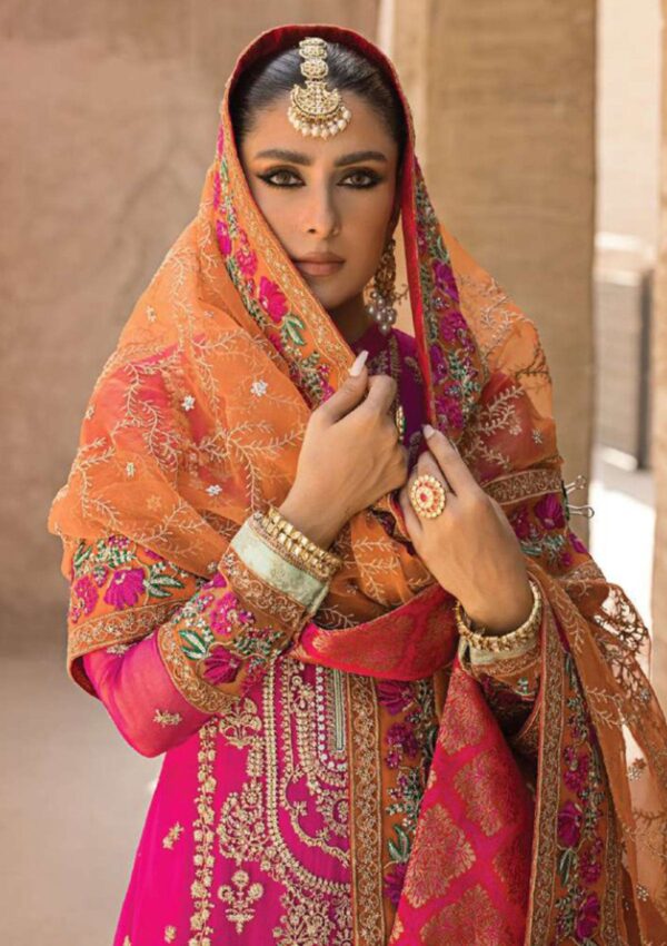 Zainab Chottani Husn E Ara D 09