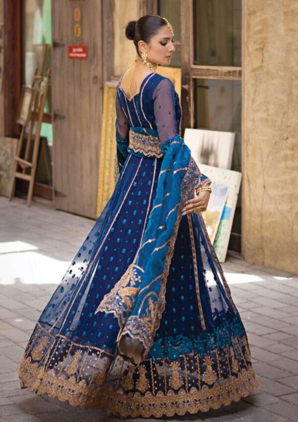 Zainab Chottani Mahi D 03