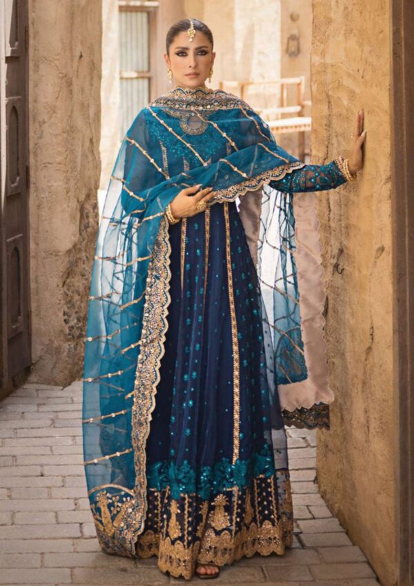Zainab Chottani Mahi D 03